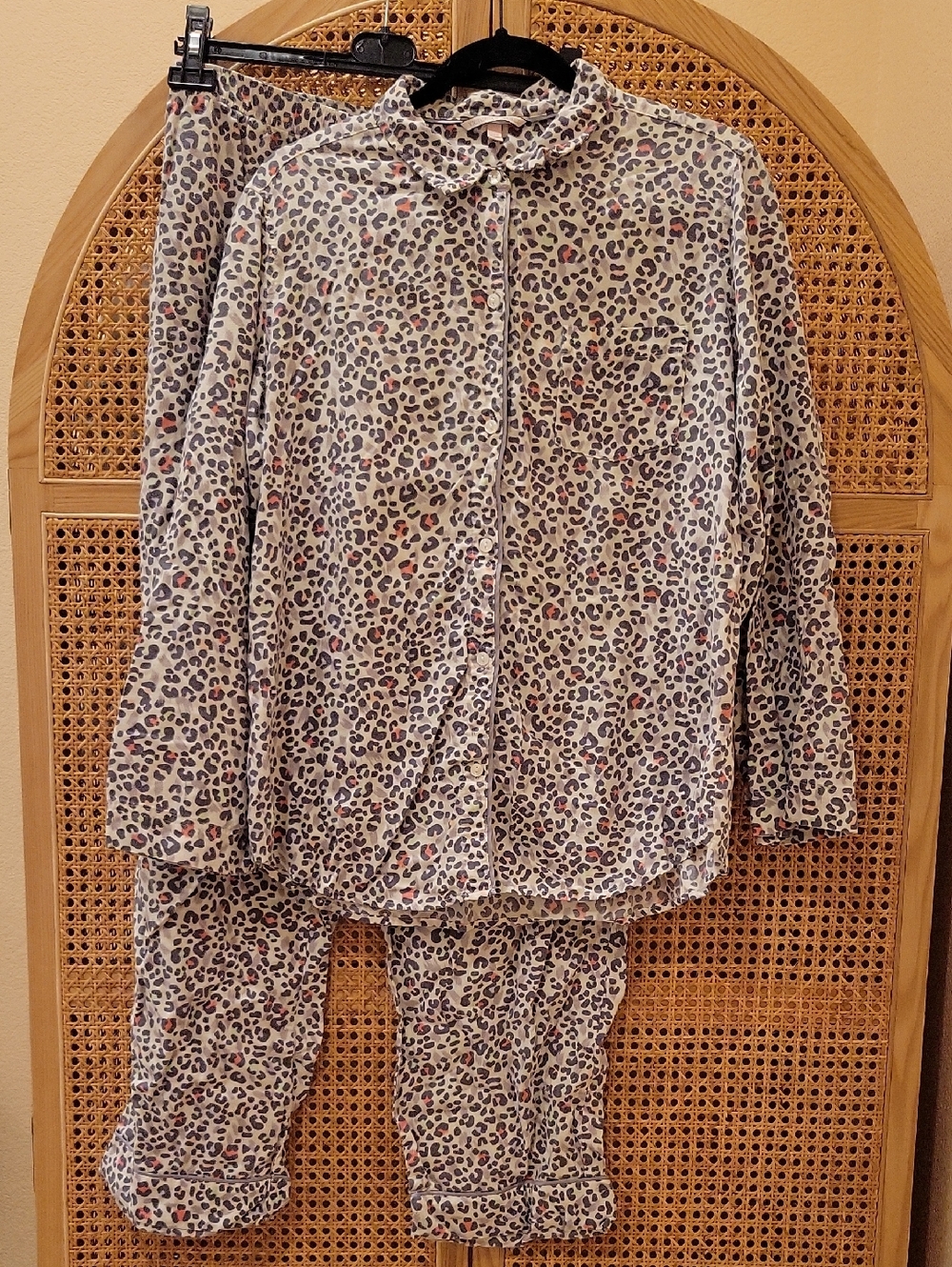 Womens' Victoria SECRET Cream Leopard Print Pajama Set Large